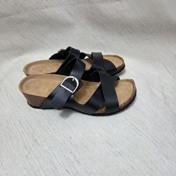 Stoney River Woman's Black Sandals with Memory Foam Foot Pads size 9 - Picture 3 of 8